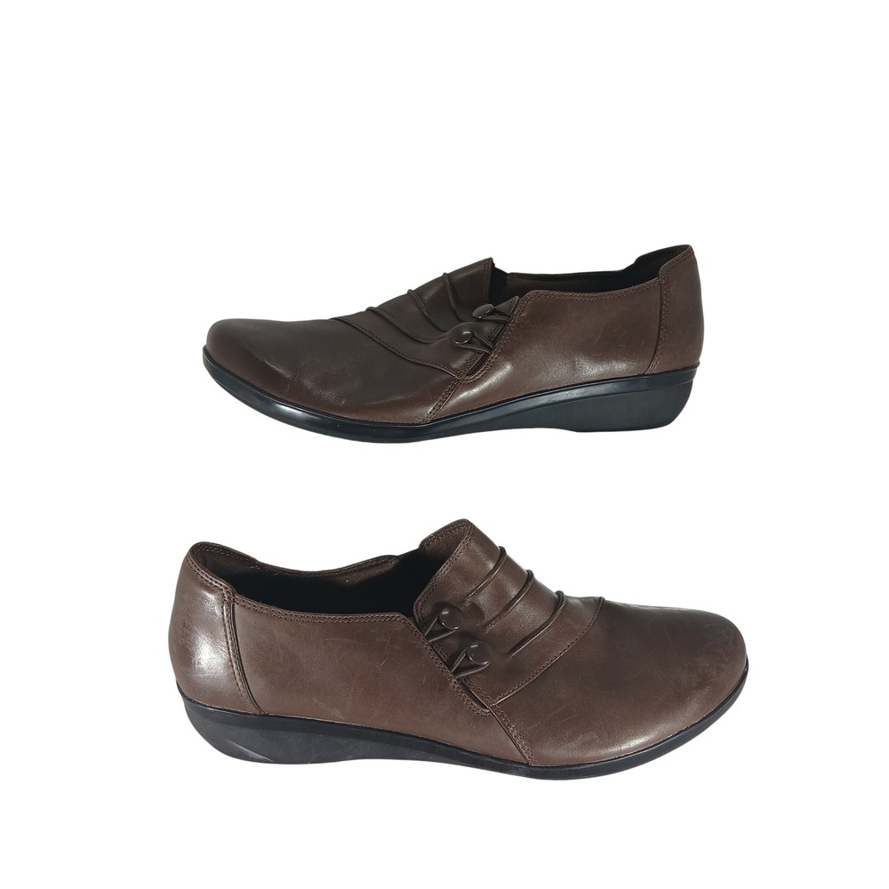 Clarks Collection Loafers 8.5 M Brown Leather Pleated Button Slip On Comfort
